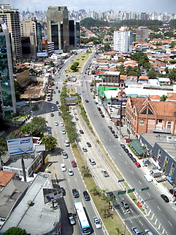 Escritório na Avenida JK é um bom investimento para empresa global?